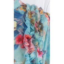 CHEMISIER MOTIF FLEURI ,BOUTONNE DEVANT. MANCHES LONGUES.